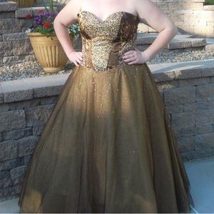 Precious Formals size 18 prom dress